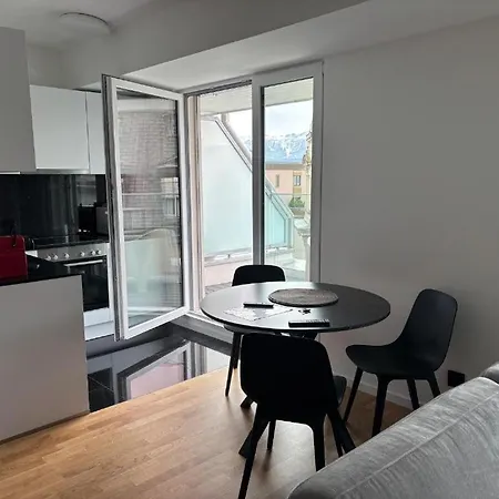 Floor, 2 Minutes From Train Station 62 Lausanne